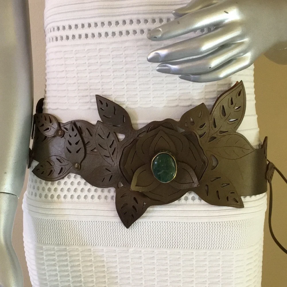 Garavani Valentino leather/jade tie belt